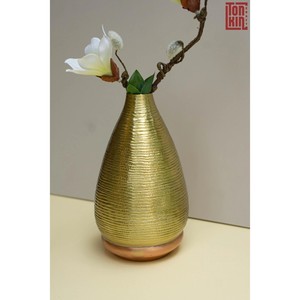 Jarrón de Mesa Moderno de Latón de Calidad Garantizada, Hecho a Mano, Decorativo, para Flores, Ideal para Regalo de Inauguración de Casa - Product Image 1