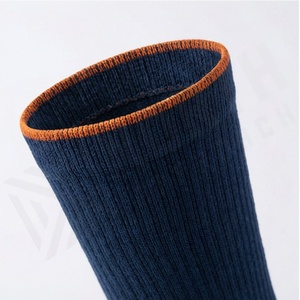 Chaussettes ras du cou tricotées respirantes bleu marine uni avec bout vert et bordure orange, style décontracté quotidien pour adulte - Product Image 4