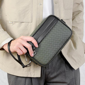 กระเป๋าหนังสะพายข้างสำหรับผู้ชาย รุ่น Secure Access Professional รูปทรงกะทัดรัด พร้อมการเย็บที่ทนทาน - Product Image 6