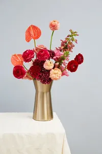 Vase à fleurs en métal fait main de luxe, support décoratif unique pour fleurs fraîches, fleurs séchées, fleurs artificielles, hôtel, restaurant - Product Image 3