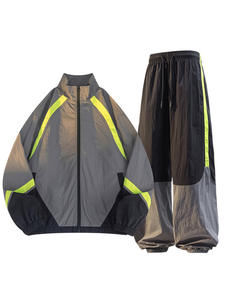 Conjunto Deportivo Cortavientos de Nailon para Hombre, Chaqueta Cortavientos con Bloques de Color y Parches, y Pantalones Deportivos de Nailon, Conjunto Deportivo Ligero para Correr - Product Image 4