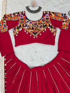 Lehenga Choli semi-cousu en soie de rayonne de qualité supérieure avec Pata doré, Patti argenté, miroir véritable et travail de dentelle Kodi, style Chini Stitch - Product Image 6