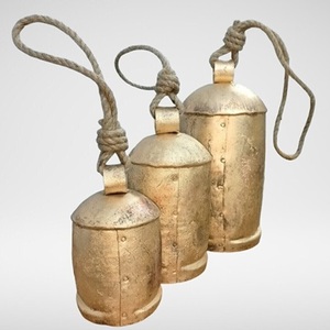 Campanas de vaca metálicas de la marca New Lord, diseño personalizado, hechas a mano, estilo antiguo, a precio de mayoreo desde India. - Product Image 3