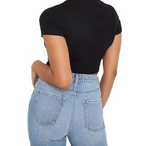 T-shirt court blanc slim fit pour femme, décontracté, col rond, manches courtes, en coton extensible - Product Image 3