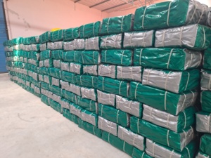 ผ้าใบกันน้ำ PE หลายขนาด หลายแบบ ทนทานต่อการฉีกขาด แข็งแรงเป็นพิเศษ น้ำหนักเบา ผ้าตาข่ายทอเคลือบ 250gsm - Product Image 1