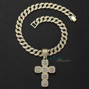 Pendentif croix unisexe en argent 925 plaqué or avec diamant de laboratoire taille brillant rond pour usage quotidien - Product Image 1