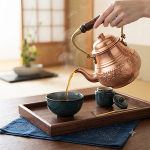 Samovar traditionnel en cuivre gravé à la main avec poignée en bois sculpté, vente en gros, théière de luxe pour la maison et les restaurants - Product Image 3