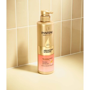Suero capilar premium Pantene, fórmula avanzada para el cuidado del cabello, apoya un cuero cabelludo saludable y un crecimiento capilar fuerte. - Product Image 4