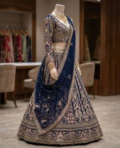 Élégant Lehenga Choli bleu marine en faux georgette, longueur ras du sol, broderie dorée, infroissable, séchage rapide, pour mariage indien pakistanais - Product Image 3