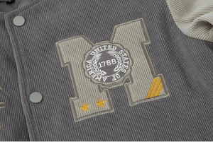 เสื้อแจ็คเก็ตวาร์ซิตี้วินเทจสำหรับผู้ชาย คอตั้ง กระดุมแถวเดียว พิมพ์ลายตามสั่ง ปักลายด้านหน้า แขนเสื้อตัดกัน ชายเสื้อแบบริบ สำหรับฤดูใบไม้ร่วง - Product Image 6