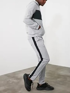 Ensemble de survêtement athlétique pour hommes, idéal pour la course à pied et les sports, veste et pantalon d'entraînement confortables pour l'exercice, la remise en forme et les activités de plein air - Product Image 4