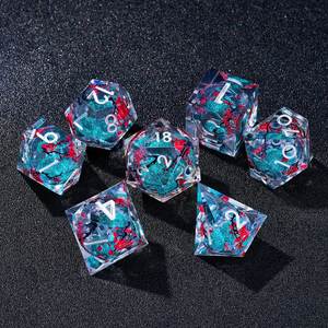 Dés à facettes artisanaux à bords tranchants, forme spéciale, ensemble de 7 dés en résine pour D&D, coffret cadeau de dés en résine design - Product Image 4