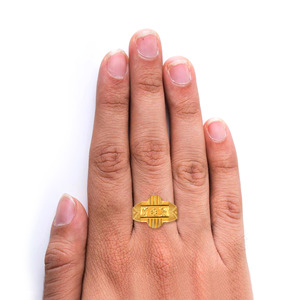 Anillo de Sello para Hombre en Oro Amarillo de 18K, Diseño Cuadrado Clásico Grabado, Joyería Fina para Bodas y Fiestas - Product Image 2