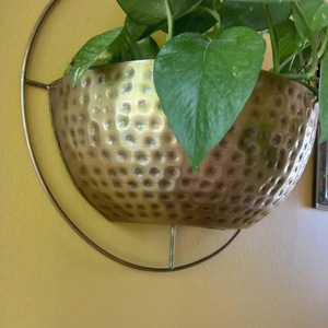 Pot de fleurs moderne en laiton martelé, durable et écologique, personnalisé, ILAHI's ICOMP-13346, 1 kg, non revêtu, décoration intérieure - Product Image 4