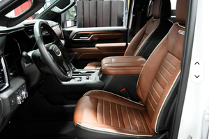 GMC Sierra 3500HD Denali Ultimate Crew Cab 4x4 Usada, Año 2024 - Product Image 3