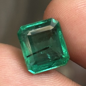 Émeraude Naturelle Rara de Zambie 5,64 Carats Vert Intense Carrée, Pierre Précieuse Libre pour la Création de Bijoux Personnalisés Haut de Gamme - Product Image 2