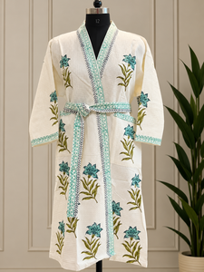 Peignoir Kimono de Luxe en Coton Blanc Imprimé à la Main Motif Floral Bleu Jaipur Boho Spa Resort Loungewear Vêtement de Nuit Peignoir de Bain Vente en Gros - Product Image 1