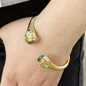 Bracelet manchette en laiton massif plaqué or 18 carats, labradorite naturelle, accent chalcédoine aqua et zirconiums cubiques, style bohème, bijoux pour femme - Product Image 4