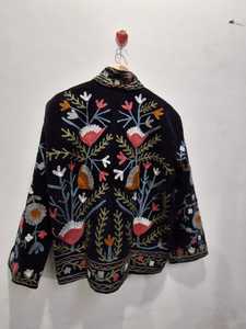 เสื้อแจ็คเก็ตกำมะหยี่ซูซานีงานฝีมือสุดหรูแบบใหม่ล่าสุด ลายดอกไม้เก๋ไก๋สำหรับฤดูหนาว ราคาโรงงาน เหมาะเป็นของขวัญสำหรับเธอ - Product Image 2