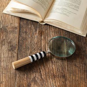 Loupe en bois avec poignée en bois pour la décoration d'objets anciens, la lecture de livres et les accessoires de bureau - Product Image 3