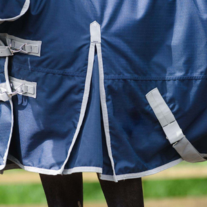 Couverture imperméable pour cheval à col montant, avec 3 sangles de fixation, double fermeture frontale, grande rabat de queue, en polyester Ripstop 600D - Product Image 3