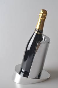 Support et porte-bouteille à vin minimaliste en aluminium écologique Nyxora Atelier pour la décoration de bar à domicile - Product Image 3