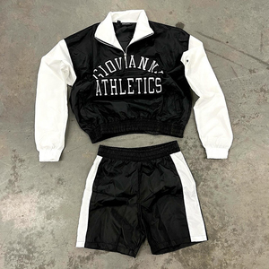 ชุดวอร์มปักโลโก้คุณภาพสูงแบบสั่งทำพิเศษ เสื้อแจ็คเก็ตครอปซิปครึ่งตัวผ้าไนลอน และชุดกางเกงขาสั้นผ้าไนลอนกันลม - Product Image 3