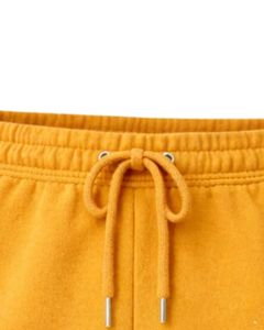 กางเกงขาสั้นผ้าฟลีซสีเหลืองมัสตาร์ดสำหรับผู้หญิง พิมพ์ลายหัวใจ เอวยางยืด สวมใส่สบายสำหรับฤดูร้อน รับผลิตตามสั่ง ขายส่ง รับผลิตแบบ OEM - Product Image 3