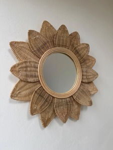 Espejo de ratán con forma de flor de primera calidad, espejo artesanal perfecto para la entrada, ideal para un rápido vistazo antes de salir de casa, procedente de la India. - Product Image 6