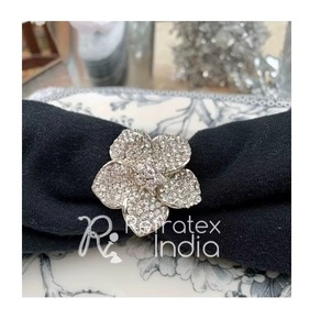 Anneau de serviette en strass de qualité supérieure pour hôtel par Refratex India, fabriqué en Inde pour une qualité supérieure et un prix bas - Product Image 1