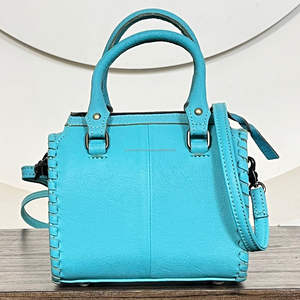 Bolso de Hombro Pequeño Estilo Western OEM Personalizado de Cuero con Pelo, Bolso de Viaje de Piel de Vacuno con Tachuelas y Conchos, con Aspecto Elegante - Product Image 5