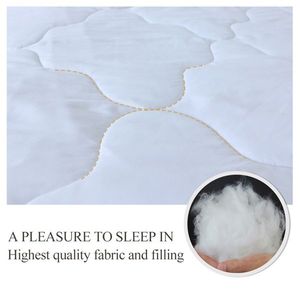 Set Copripiumino 3 Pezzi con Motivo a Pois Colorati per Letto Queen Size, Trapunta Estiva e Set Biancheria da Letto - Product Image 6