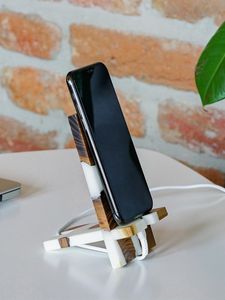 Support de téléphone en bois fait main avec résine époxy, support de téléphone portable en bois naturel, support de bureau pour smartphone, pour la maison et le bureau, Craftera Exports - Product Image 4