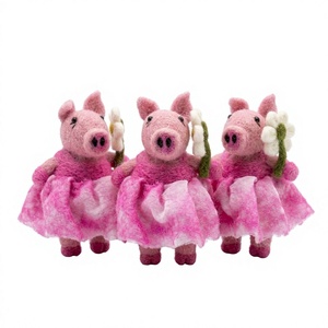 Ornement de Noël en feutre de laine en forme de cochon, jupe rose, fleur, fait main, écologique, animal de dessin animé, à suspendre au mur ou à poser sur table, petit modèle - Product Image 1