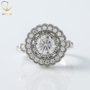 แหวนวินเทจอาร์ตเดโค แหวนหมั้นลายดอกไม้ แหวนแต่งงานทอง 14K ประดับมอสซาไนต์ทรงกลมแบบมิลเกรน - Product Image 1