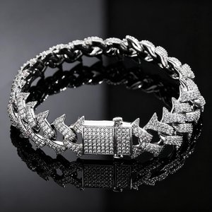 Pulsera de eslabones cubanos con diamantes de moissanita de corte brillante redondo VVS, joyería personalizada estilo hip hop para uso unisex. - Product Image 1