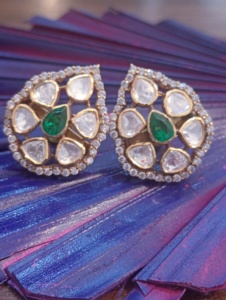 Boucles d'oreilles clous en doublet vert et moissanite polki, bijoux pour mariée indienne, boucles d'oreilles clous en argent plaqué or pour femmes - Product Image 3