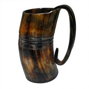 Jarra de Cerveza Vikinga Decorativa de Cuerno Pulido Antiguo, Reutilizable, Artesanía Natural, Grabado de Logotipo Personalizado, Apta para Lavavajillas y Microondas, Regalo de Cumpleaños - Product Image 3