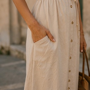 Robe midi à col en V avec boutons sur le devant et taille nouée, style bohème ample, robe d'été décontractée avec poches - Product Image 6