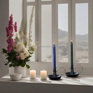 Candelabro de Hierro Retro, Estilo Vintage, Hecho a Mano, Duradero, Soporte para Velas Navideñas, Decoración Metálica para Mesa del Hogar - Product Image 1