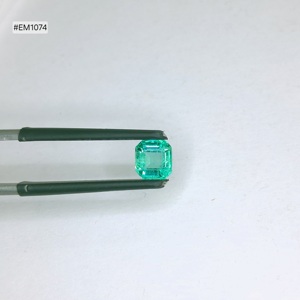 Gema suelta de esmeralda de calidad premium, grado 3A, procedente de Zambia, corte cuadrado octogonal, piedra verde intensa de 0.81 ct para la fabricación de joyería personalizada. - Product Image 1