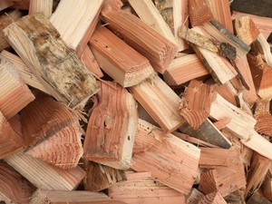 Bois de chauffage de qualité supérieure, mélange de bois durs côtiers | Bois de chauffage en chêne et épicéa, copeaux de bois de bouleau disponibles à prix de gros - Product Image 5