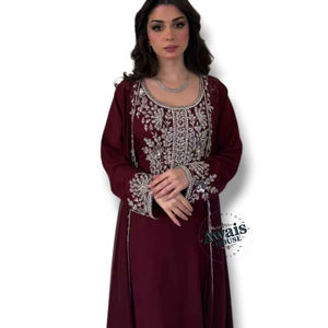 Ensemble 2 pièces de luxe AWAIS HOUSE pour femmes musulmanes, en mousseline unie perlée, lavable, écologique, avec soutien-gorge intégré - Product Image 1