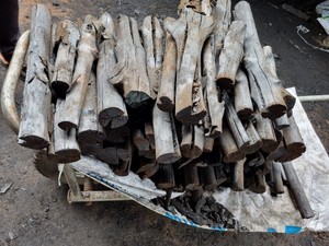 Charbon de bois naturel de mangrove |   Combustion propre et chaleur longue durée |   Fournisseur Vietnamien - Product Image 1