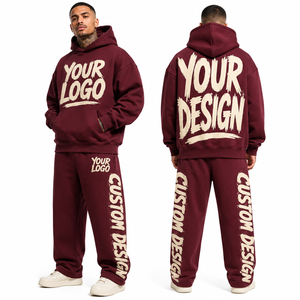 Ensemble survêtement homme personnalisé en coton lourd bordeaux, coupe ample longue avec logo imprimé sur le devant, style streetwear - Product Image 1