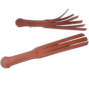 Pala de cuero para palmadas BDSM con diseño flexible para juegos sensoriales e de impacto - Product Image 5