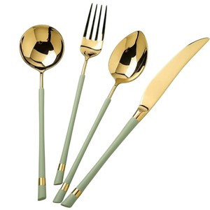 Couverts modernes en acier inoxydable avec manches en résine, ensemble de couverts de luxe dorés pour la maison et la restauration à prix raisonnable - Product Image 6