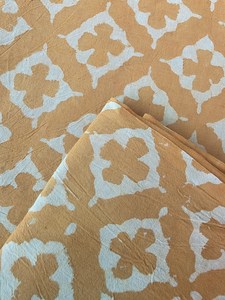 Tissu en coton imprimé à la main, motif abstrait beige moutarde, léger et écologique, style indien moderne, fait main - Product Image 3
