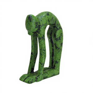 Base de Lámpara de Mesa de Bronce Antiguo con Figura de Hombre Escalando - Lámpara de Escritorio Moderna con Escultura Figurativa - Decoración Artística Industrial de Resina para Mesita de Noche - Product Image 1