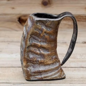 Mug en corne naturelle artisanale, style rustique viking, pour bière, café, cadeau traditionnel pour bar. - Product Image 3